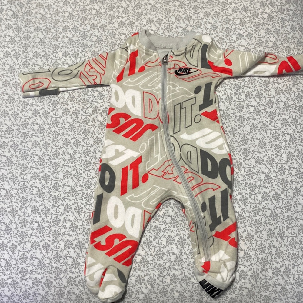 NEWBORN NIKE SLEEPER